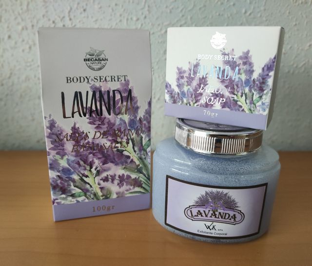 exfoliante corporal, jabón y sales de baño.