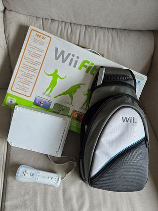 Wii 2 mandos y con accesorios