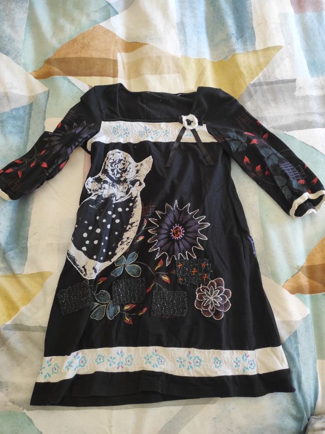 Vestido con media manga