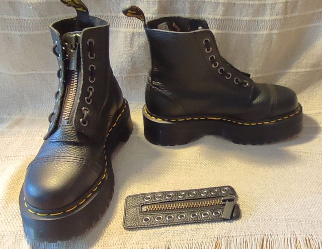 Dr Martens Modelo Sinclair Milled Nappa