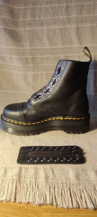 Dr Martens Modelo Sinclair Milled Nappa