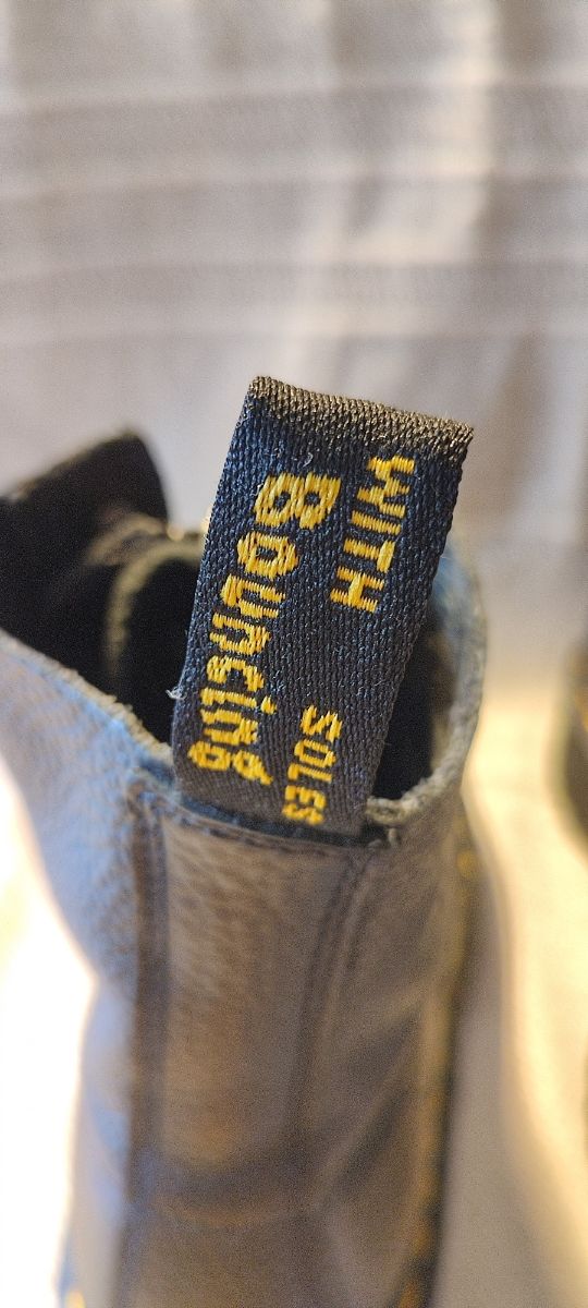 Dr Martens Modelo Sinclair Milled Nappa