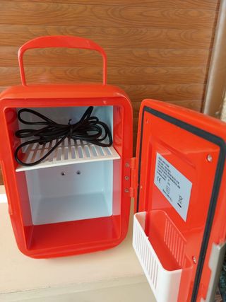 Nevera portátil roja Belvi