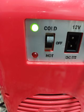 Nevera portátil roja Belvi