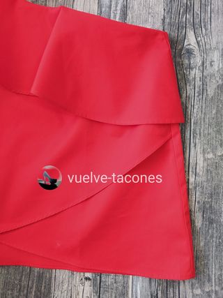 Top volante 1 solo hombro ZARA 🍨talla L