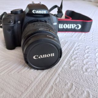 CAMARA DE FOTOS Y TRIPODE