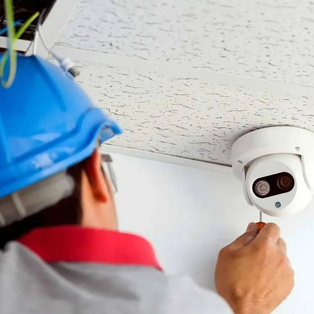 INSTALACIÓN DE  CCTV CAMARAS