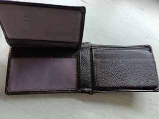 Cartera de piel de hombre