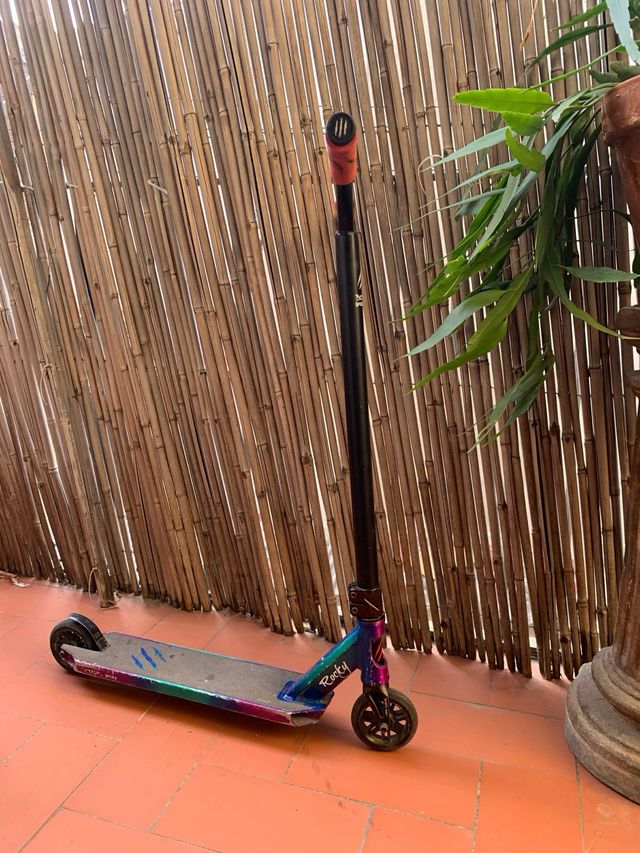 Patinete Bestial Wolf Rocky.