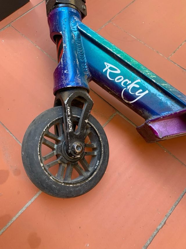 Patinete Bestial Wolf Rocky.