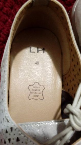 Zapatos nuevos La Halle dorado n.40