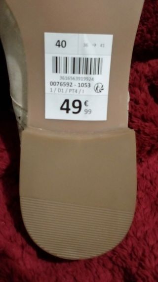Zapatos nuevos La Halle dorado n.40