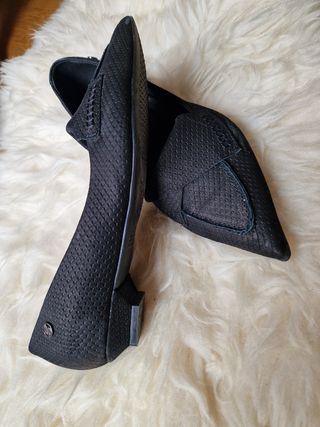Zapato negro de tacones bajo - Precio negociable!
