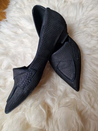Zapato negro de tacones bajo - Precio negociable!