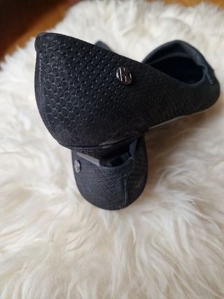 Zapato negro de tacones bajo - Precio negociable!
