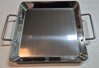 Bandeja con soporte vertical para asar pollo