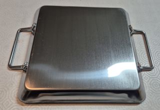 Bandeja con soporte vertical para asar pollo