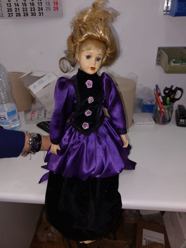 Muñeca porcelana