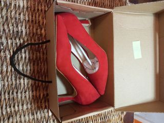 Zapatos nuevos rojos tacon talla 37