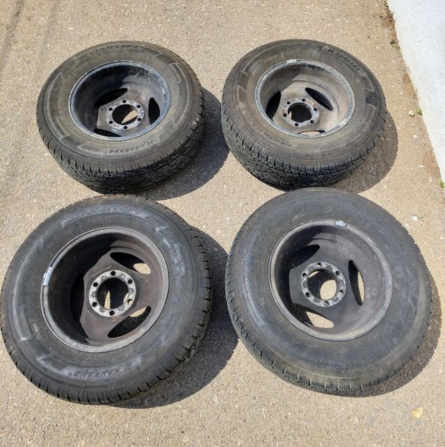 Ruedas Nissan Terrano I (235/70/R15)