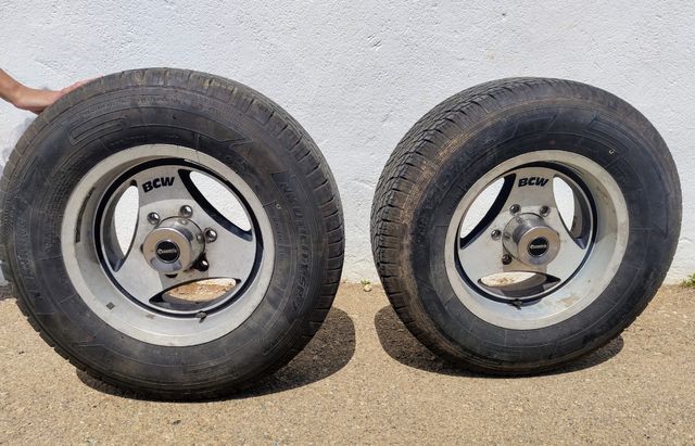 Ruedas Nissan Terrano I (235/70/R15)