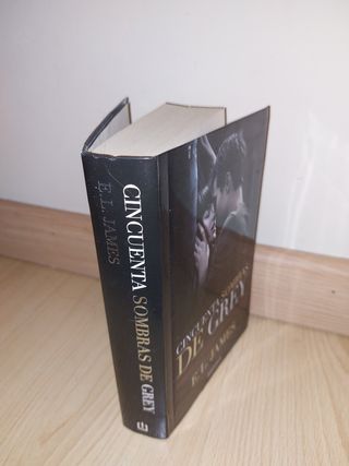 LIBRO - Cincuenta sombras de Grey - ERÓTICO