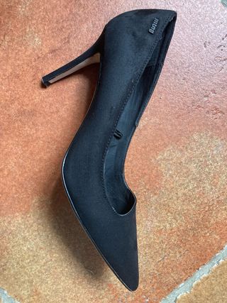 Zapatos salón / tacón mustang negros