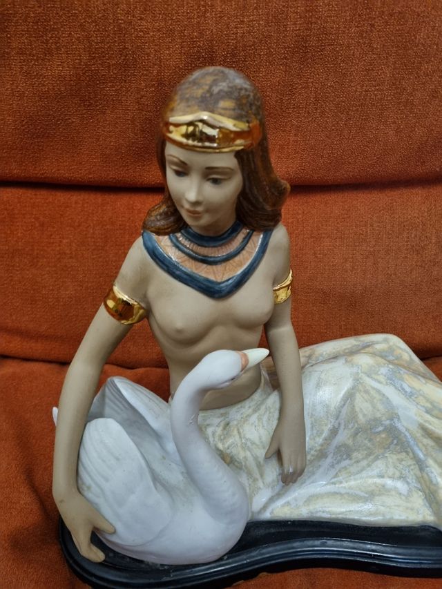 Escultura de Porcelana