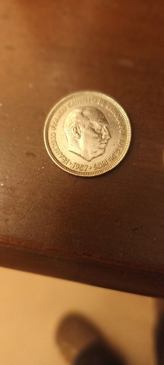 Moneda 5 pesetas 1957 muy buscada