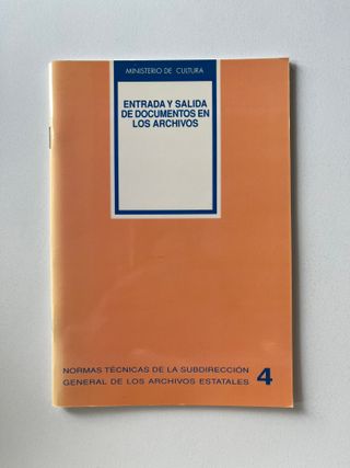 Entrada y salida de documentos en los archivos