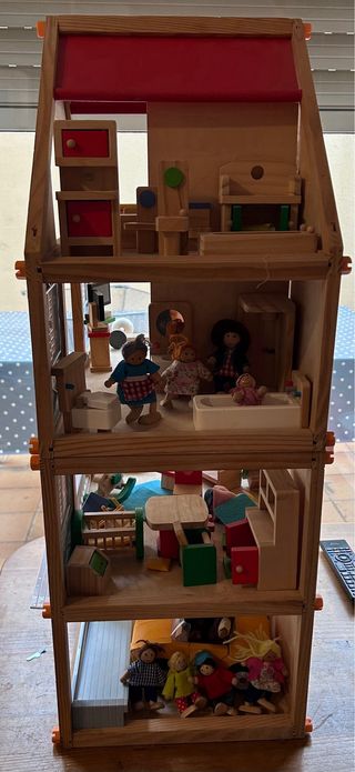 Casa muñecas madera