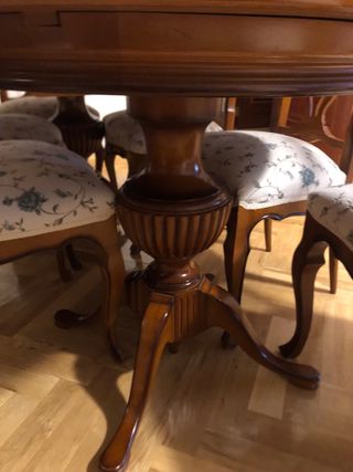 Conjunto de mesa y 6 sillas de comedor