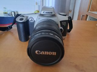 Cámara analógica profesional vintage