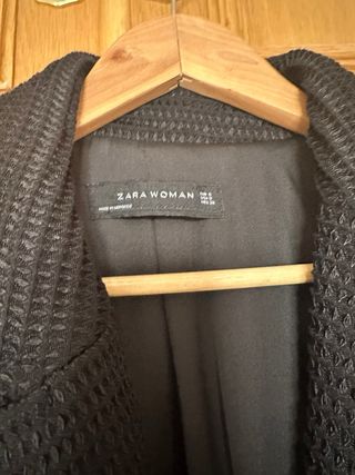 Abrigo negro recto zara