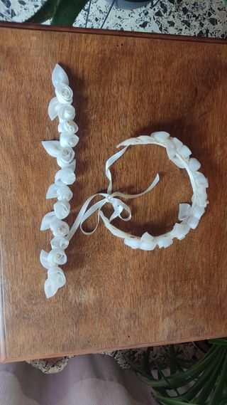 Diadema y cinturón flores comunión