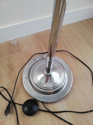 Lámpara de pie tipo flexo de A Loja do Gato Preto