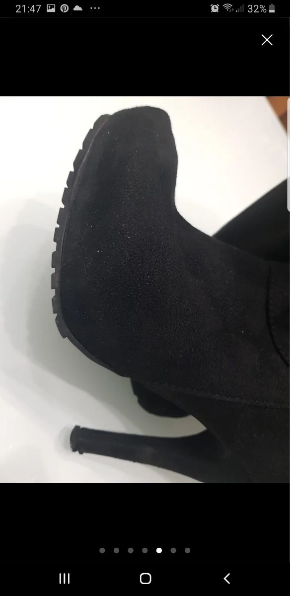 STIVALETTO  TRONCHETTO NERO CON TACCO .