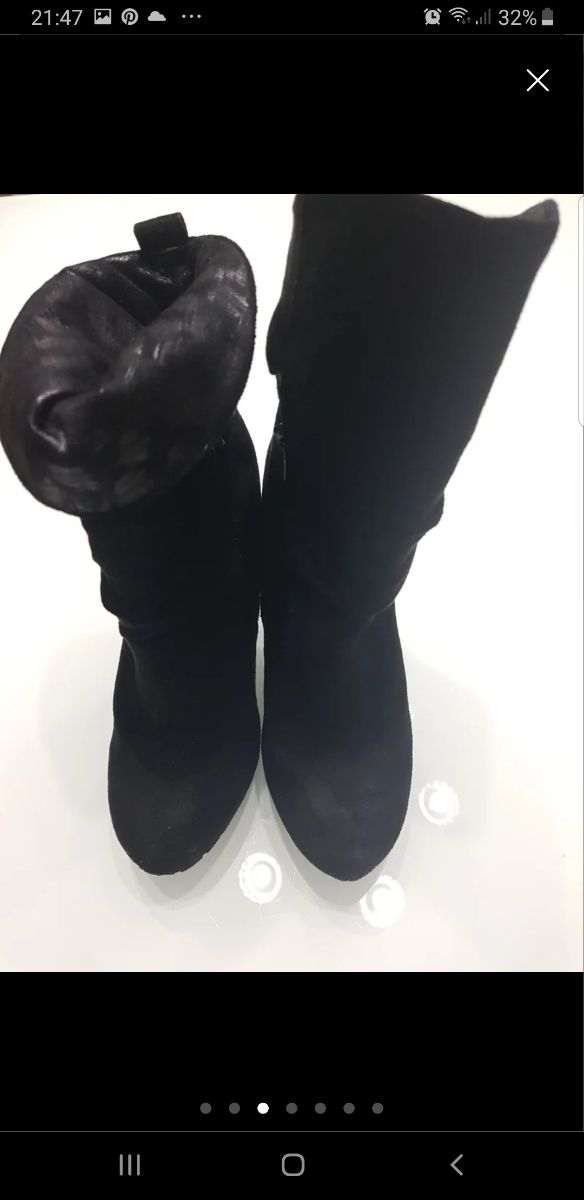 STIVALETTO  TRONCHETTO NERO CON TACCO .