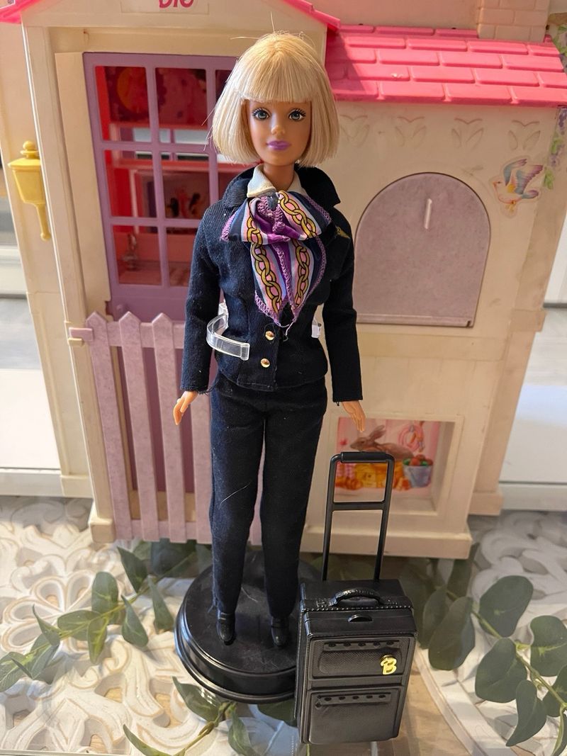 Barbie piloto de segunda mano por 60 EUR en Fuengirola en WALLAPOP