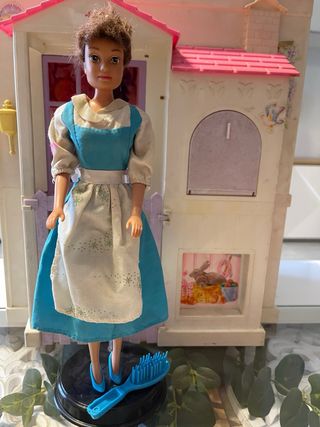 Muñeca barbie bella