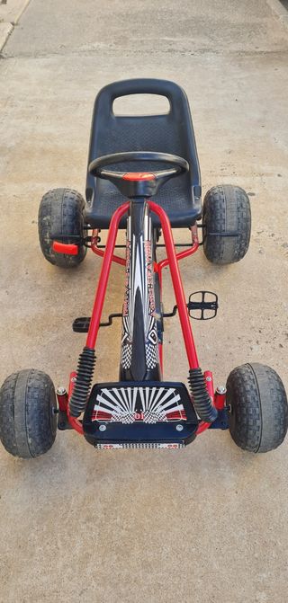 Kuart cuatriciclo pedales