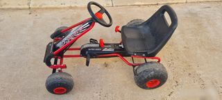 Kuart cuatriciclo pedales