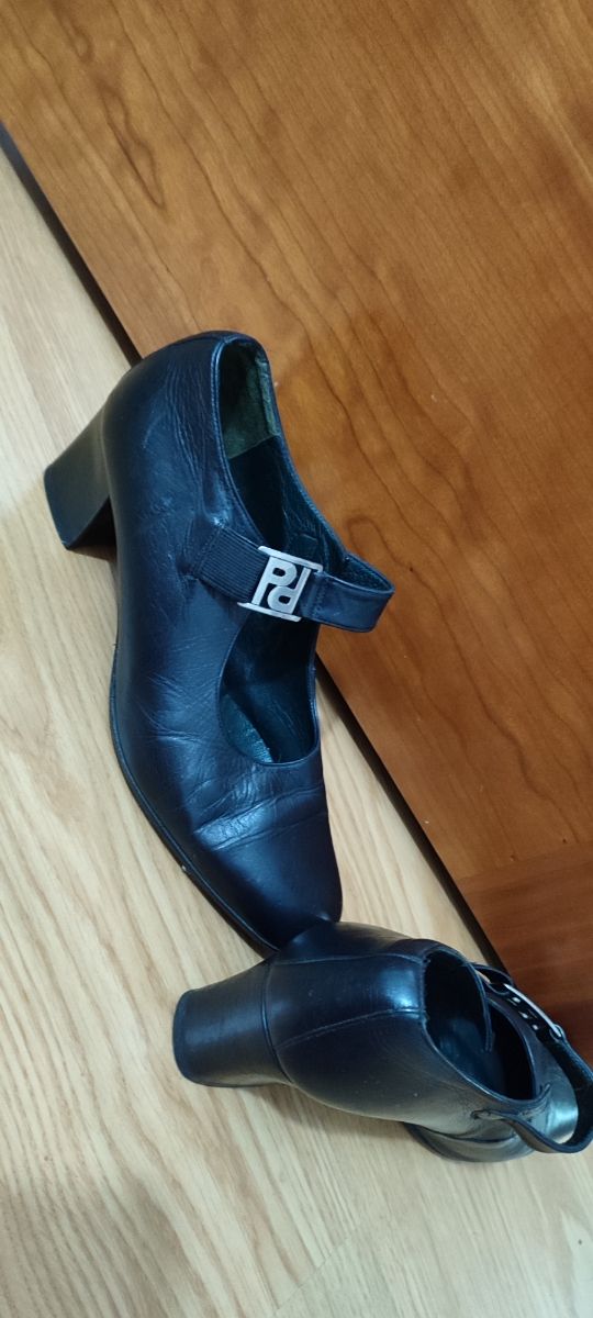 Zapatos de piel negros