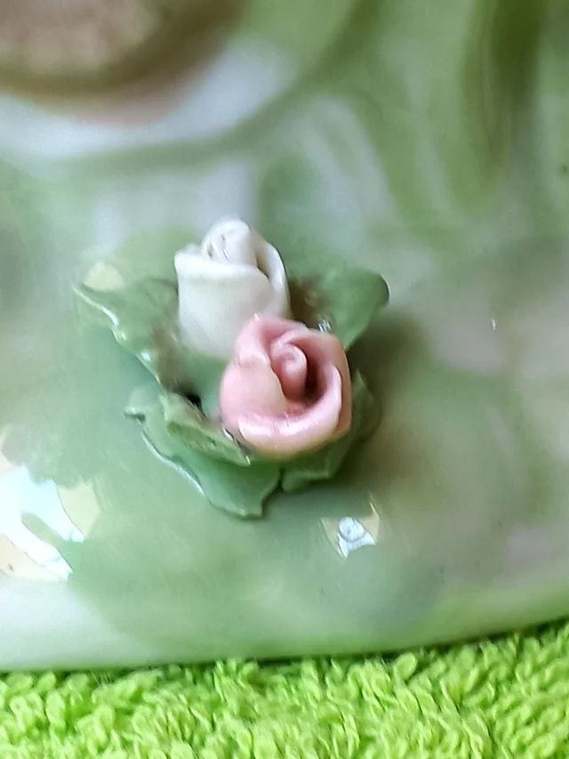 Figura porcelana Dama con Ardilla