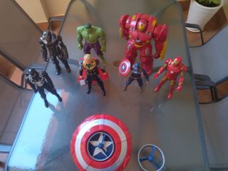 Muñecos de los vengadores 