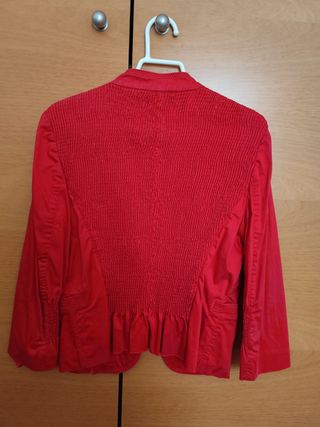 Chaqueta Zara roja
