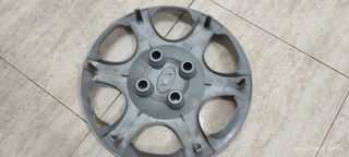 Un Tapacubos Hyundai Elantra 2001 a 2003