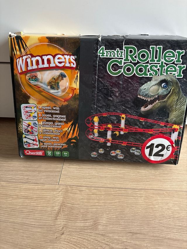 JUEGO MONTAÑA RUSA DINOSAURIOS