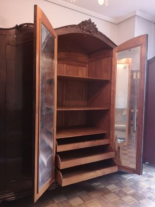 Armario antiguo de castaño