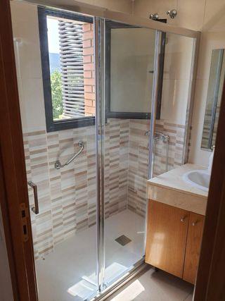 CAMBIAMOS TU BAÑERA POR PLATO DE DUCHA
